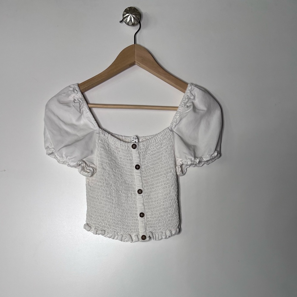 LOVE TREE SMOCKED PUFF CROP TOP